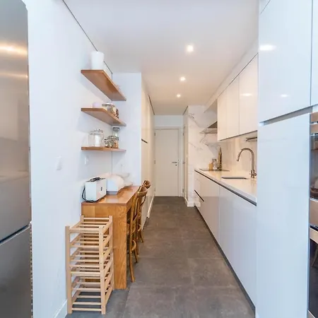 Real Apartment *